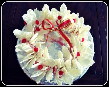 Holiday Deserts – White Chocolate Cupcake Wreath