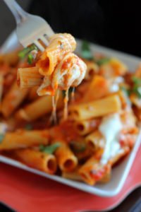 one-skillet-chicken-mozzarella-pasta-3