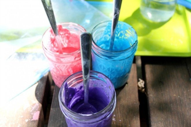 DIY Sidewalk Chalk Paint with Only Two Ingredients 