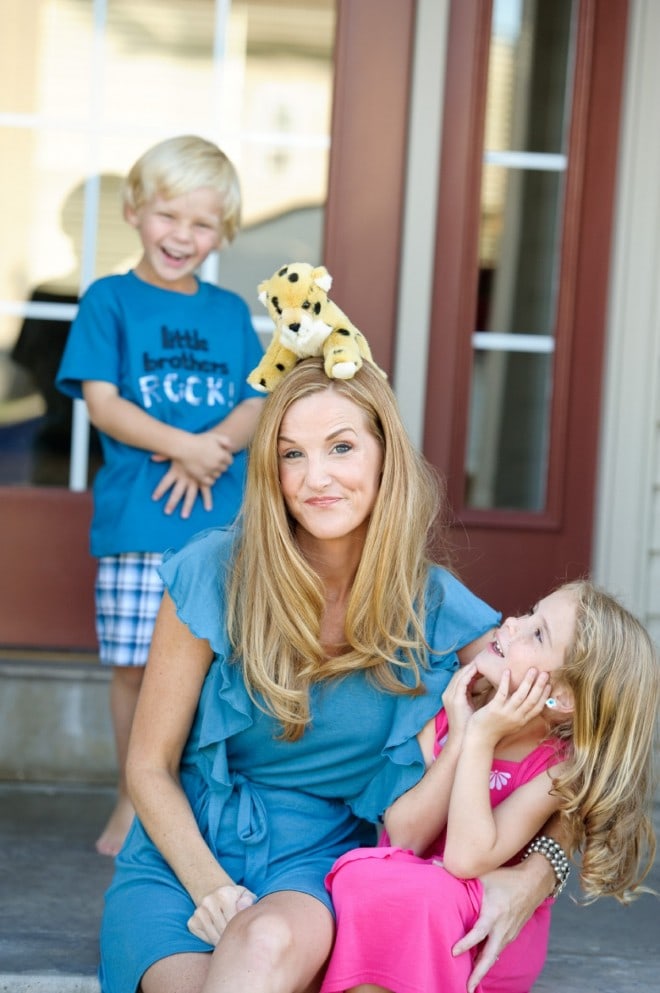 What to wear in Family Photos - ExtraordinaryMommy.com
