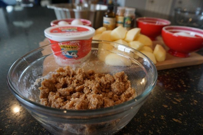 Sour Cream Apple Crumb Cake Crumble