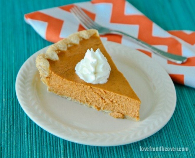 HolidayDessertPumpkinPie_LoveFromOven