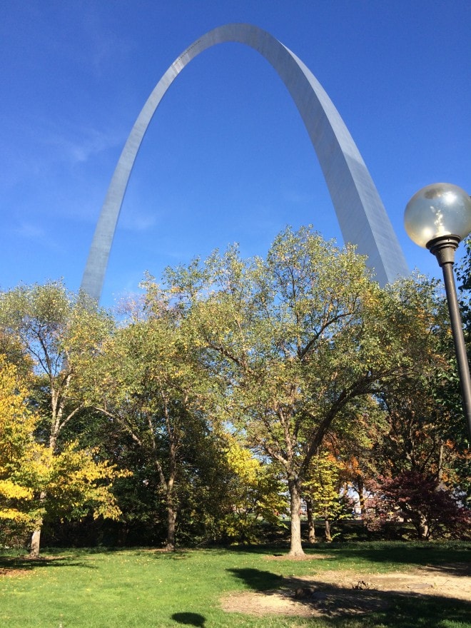 Ultimate Summer Staycation Guide Be A Tourist St Louis - The Arch