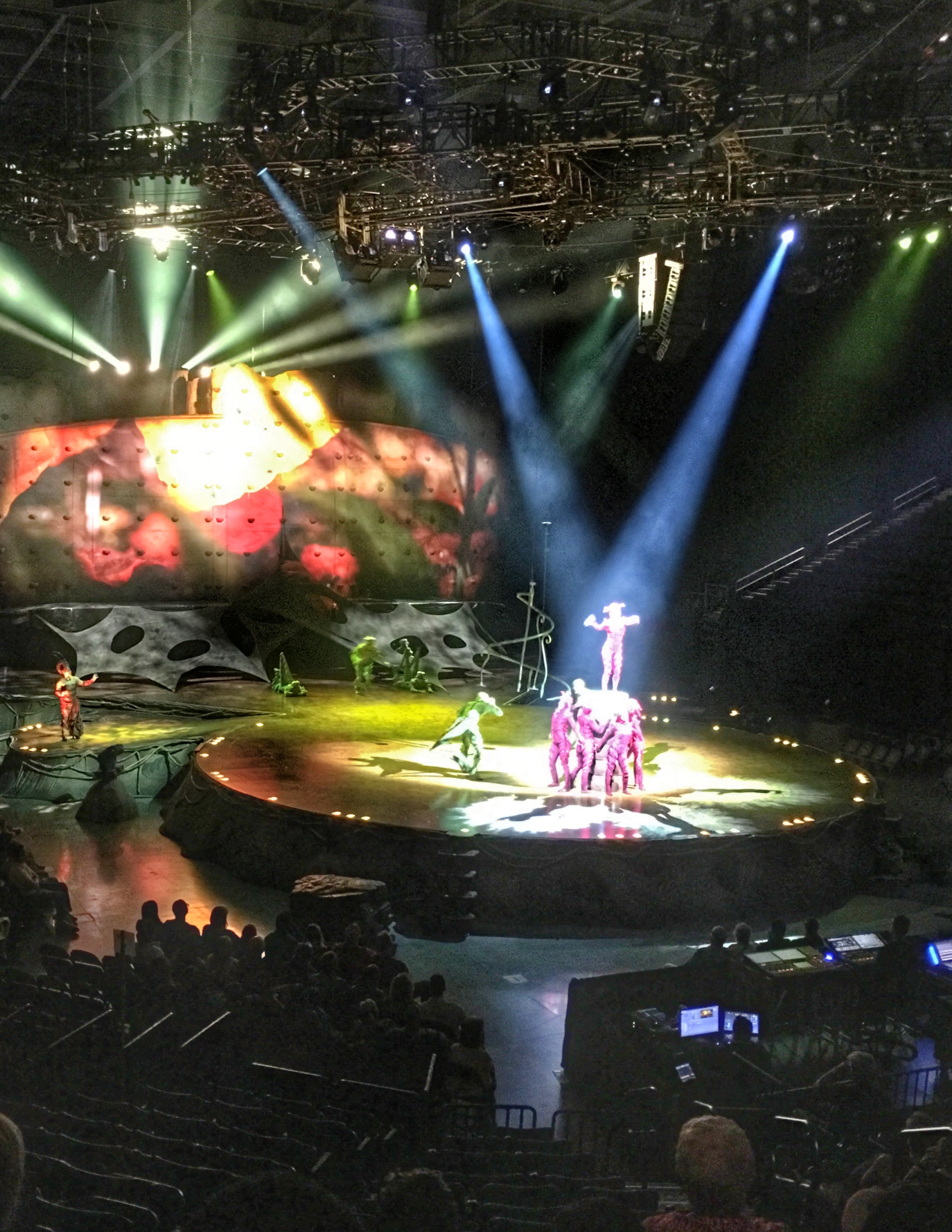 5 Reasons You Must See Cirque du Soleil Ovo OvoCirque Pretty