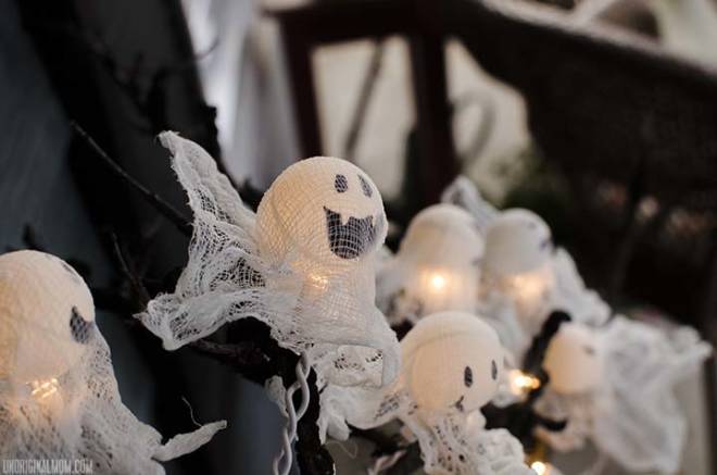 7 Tips to Create Halloween Decor to Die For - Ping Pong Halloween Ghost Lights - UnoriginalMom