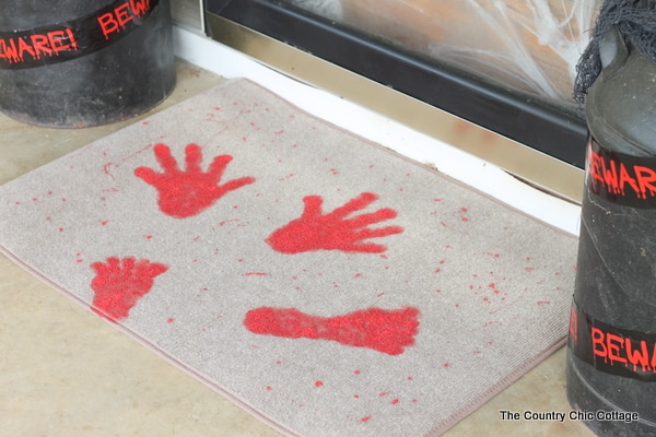 7 Tips to Create Halloween Decor to Die For - Halloween Doormat - CountryChicCottage