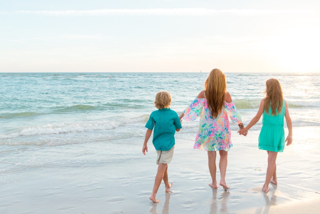 If I Could Only Have One Dress....Lilly Pulitzer Allana Cold Shoulder Dress - Flytographer Family Photo | PrettyExtraordinary.com