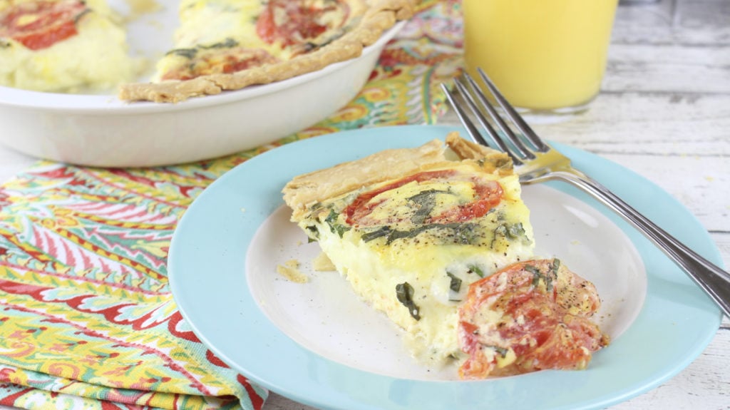 Simple and Delicious Caprese Quiche // PrettyExtraordinary.com