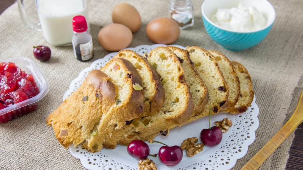 Panettone French Toast Casserole // PrettyExtraordinary.com