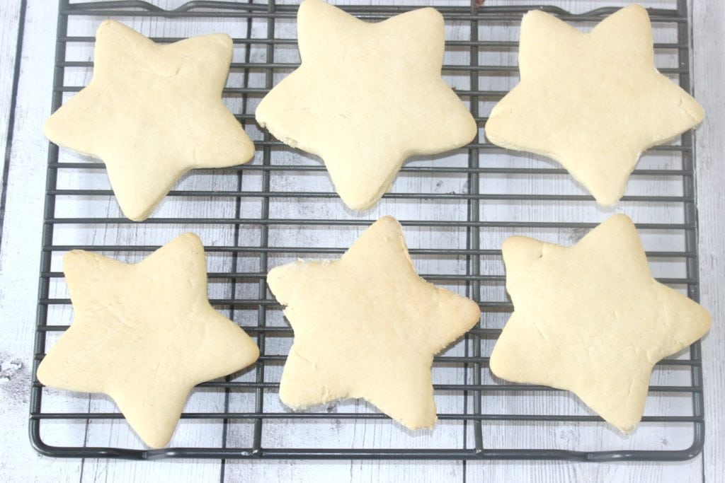 The Perfect Sugar Cookie Recipe  - this has never failed me! // PrettyExtraordinary.com